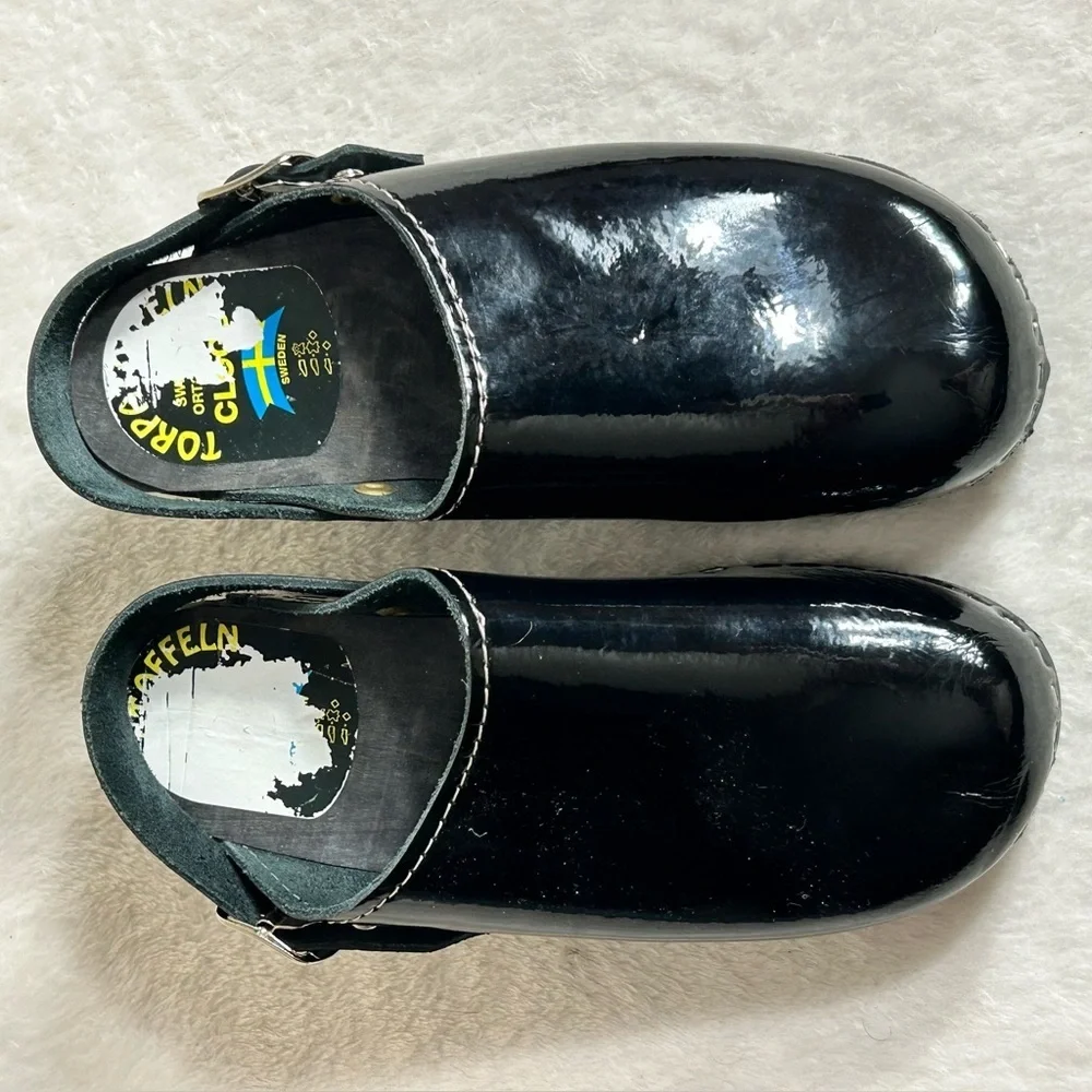 Torpatoffeln Girls Black Patent Leather Clogs Adjustable Strap Size 32 EU/1 US